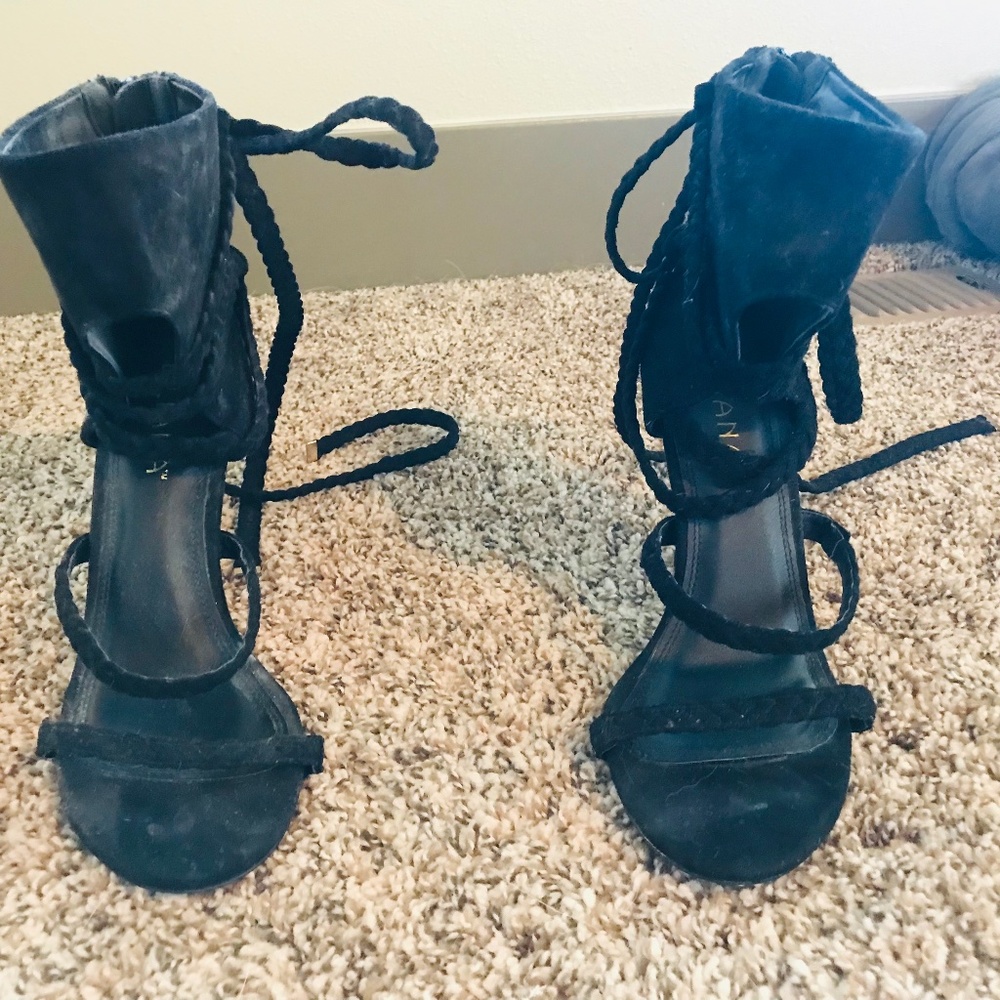 Black start heels